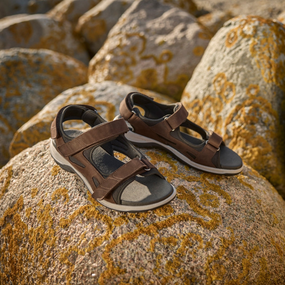 New Feet Herresandal m/3 Velcro remme Brun