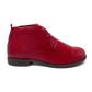Et billede af en flot rød Think! damestøvle. Støvlen er kort og har en snørelukning. Den røde farve skaber et iøjnefaldende udtryk, og støvlen udstråler både stil og komfort. Et perfekt valg til at fuldende ethvert trendy outfit.
